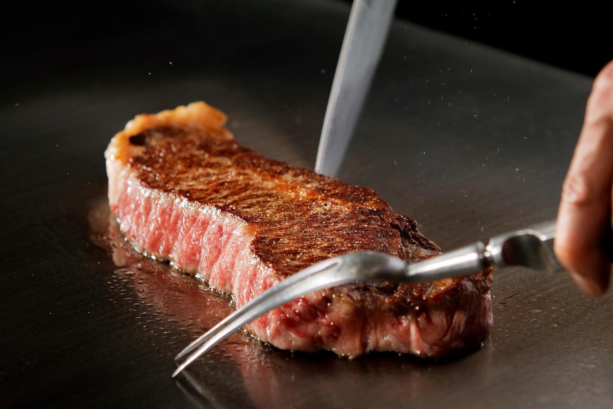 Premier Hotel Nakajima Park סאפורו מראה חיצוני תמונה A steak being seared